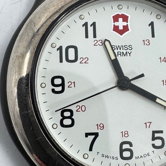 SWISS ARMY 330 Water Resistant Swiss Wristwatch Genuine Leather Band - Picture 4 of 12